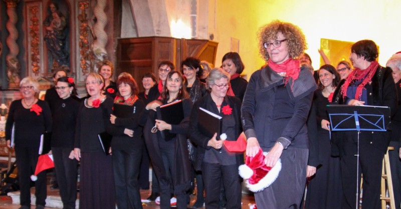 Marianne ANQUEZ Cheffe de chœur de CRECH'ENDO Marianne ANQUEZ Cheffe de chœur de CRECH'ENDO